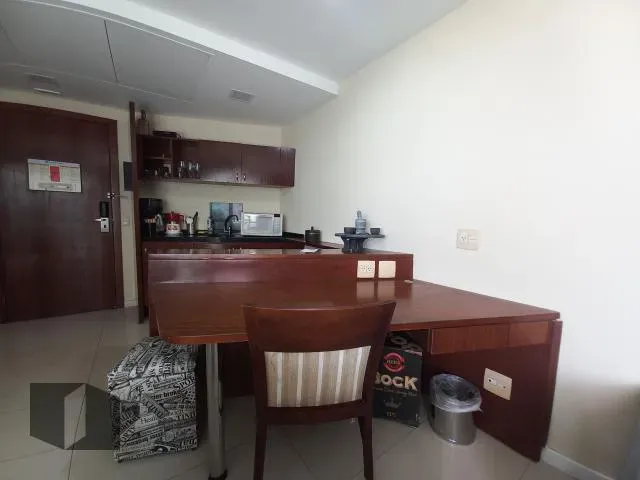 Furnished 1-bedroom apartment with enclosed balcony — photo 15