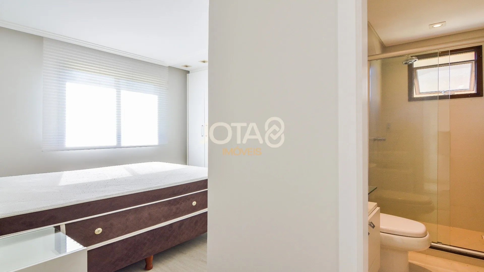 2-bedroom apartment with a washing machine in Curitiba — photo 15