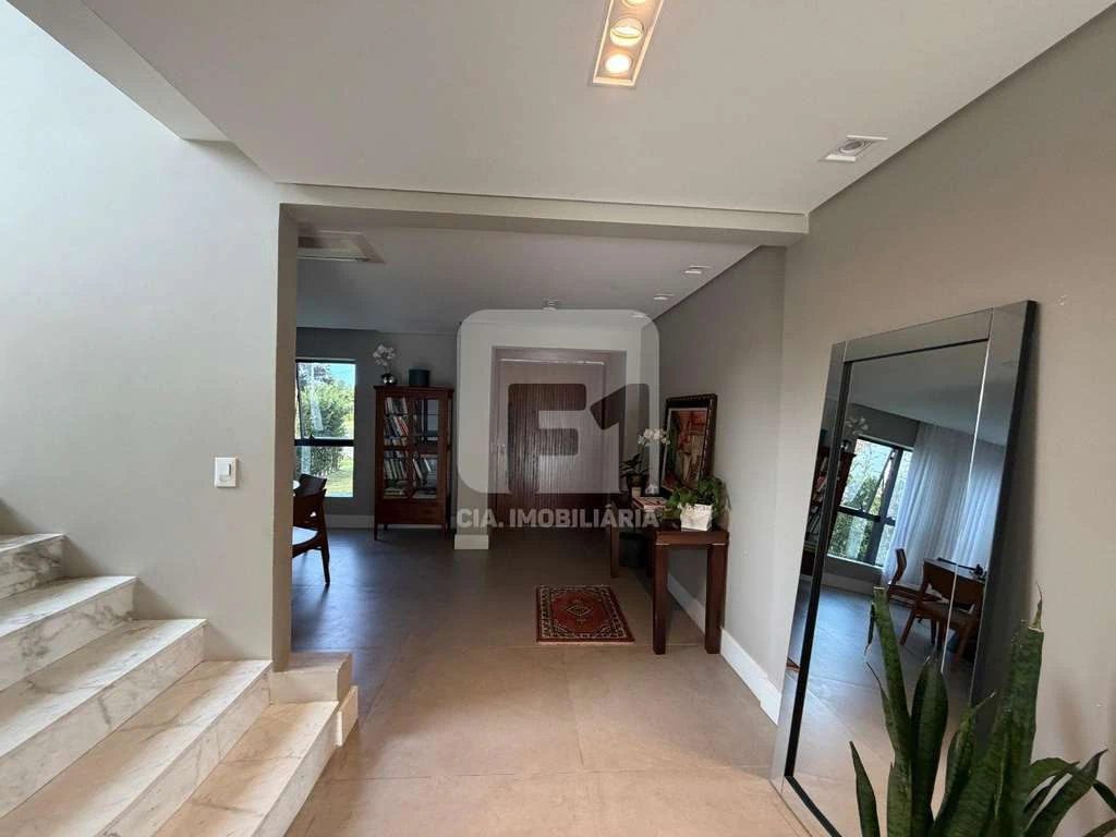 Casa de 4 quartos (4 suítes) com 4 vagas e piscina — photo 5