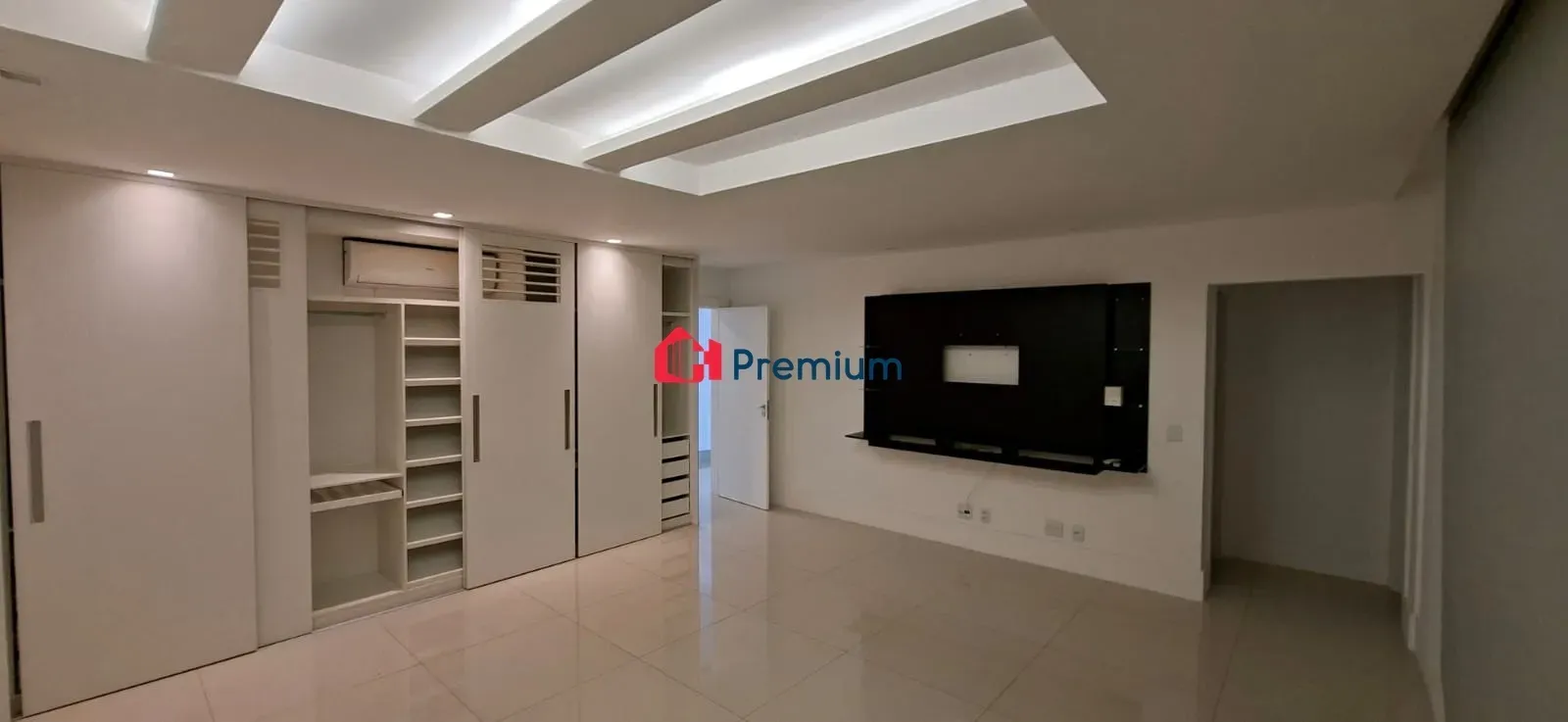 Casa com 5 suítes e 7 banheiros, 5 vagas — photo 16