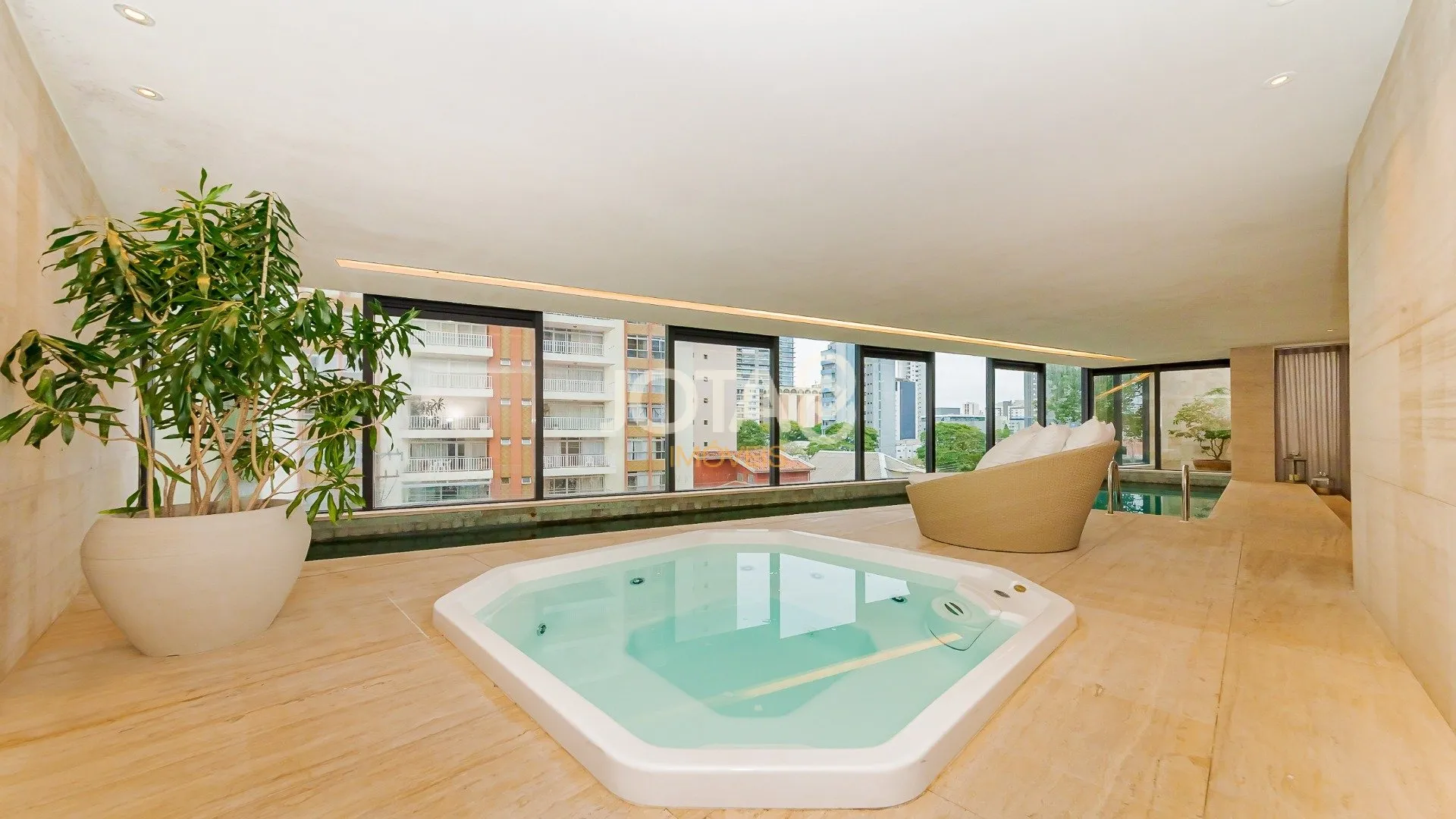 Unfurnished apartment with 3 en-suite bedrooms and balcony — photo 41
