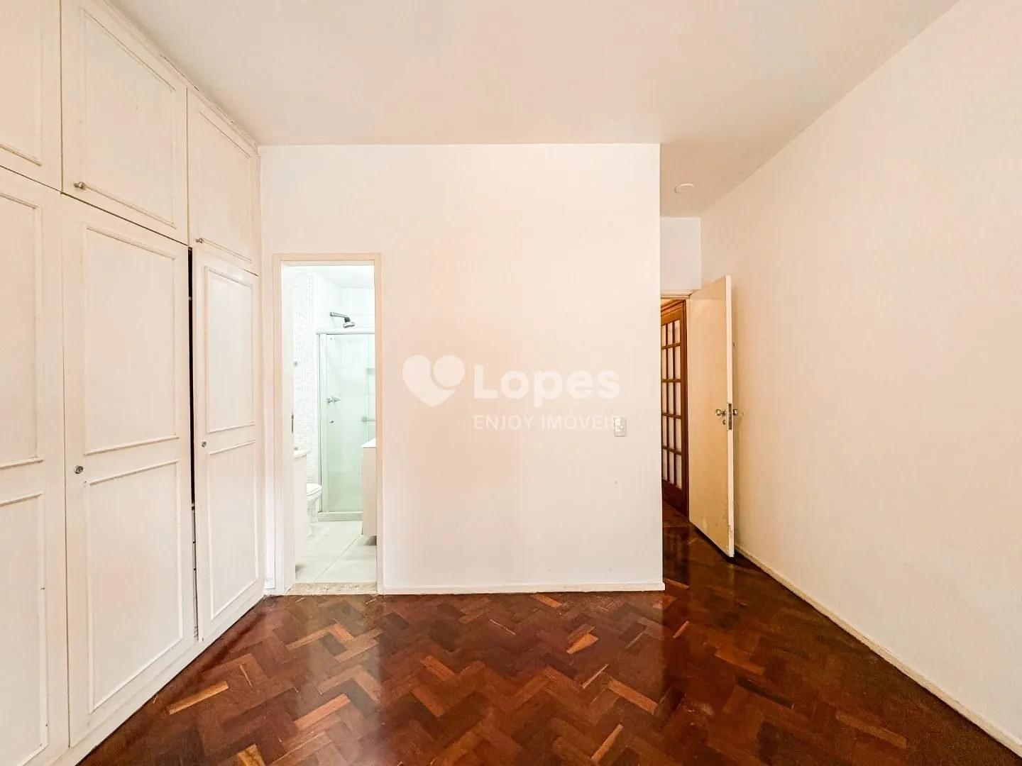 3-bedroom apartment with a home office — photo 17