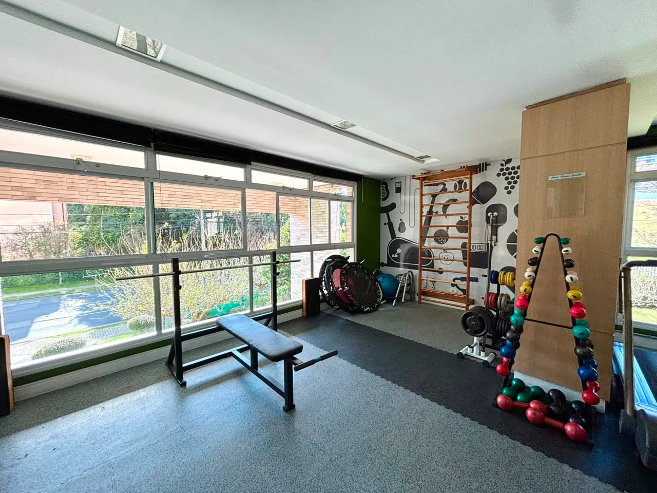 75 m² apartment with 2 bedrooms and a balcony — photo 33