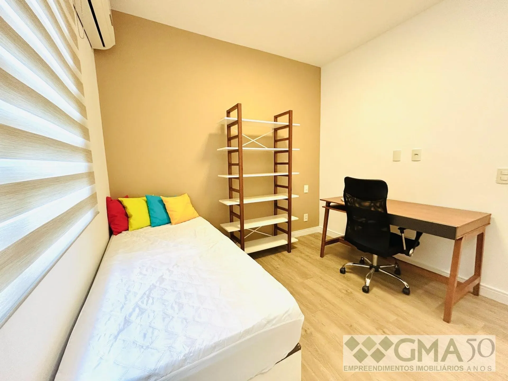 Furnished 110 m² apartment with 3 bedrooms and 1 parking spot — photo 39