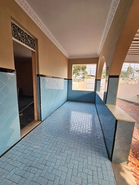 Bañera y 2 dormitorios: casa de 225 m² — photo 9