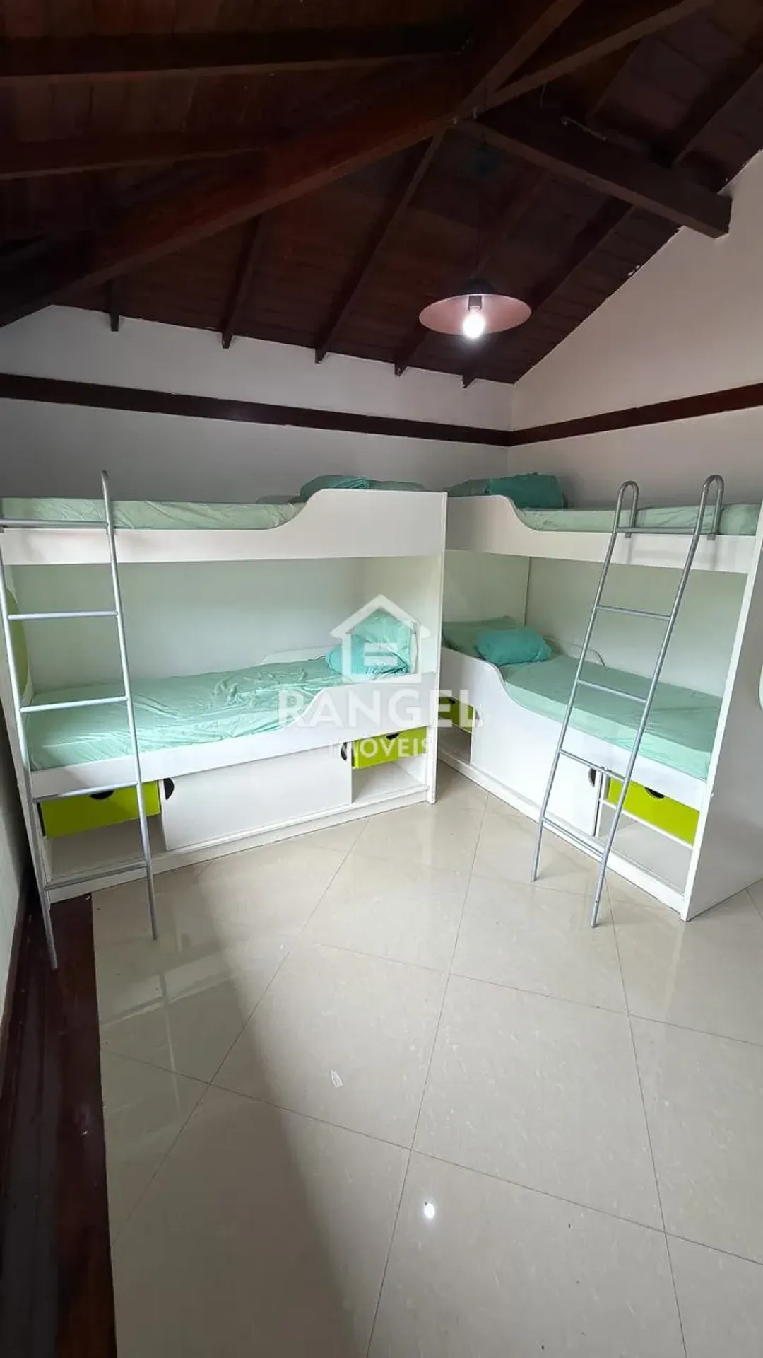 Casa mobiliada em condomínio com 4 quartos e 5 banheiros — photo 28