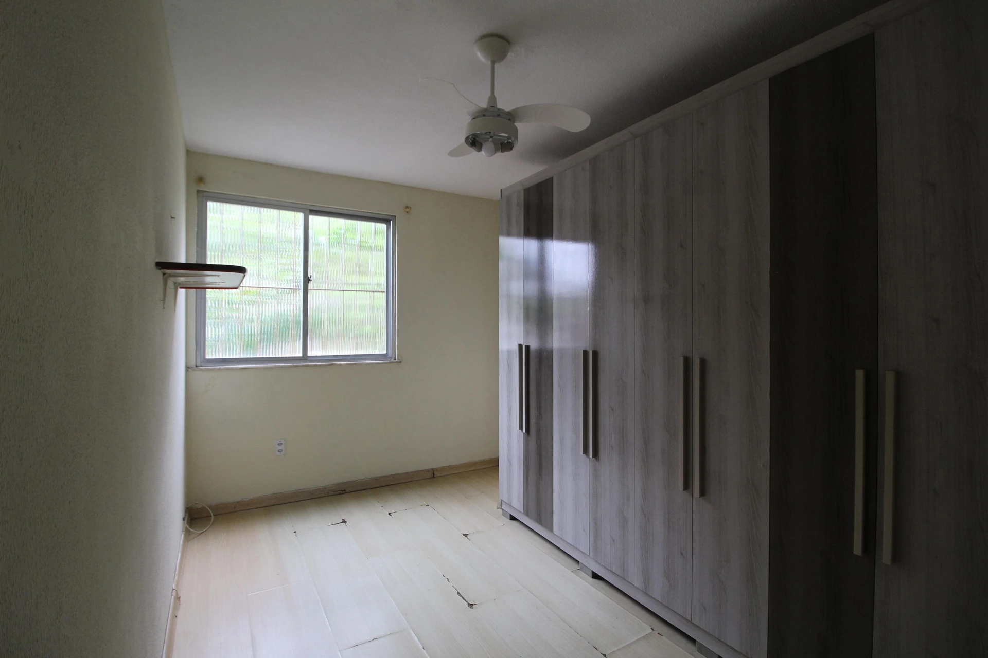 3-bedroom apartment in a building with a pool — photo 23