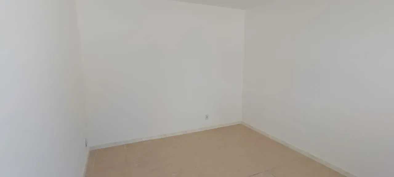 1-bedroom apartment with a gas stove kitchen — photo 2