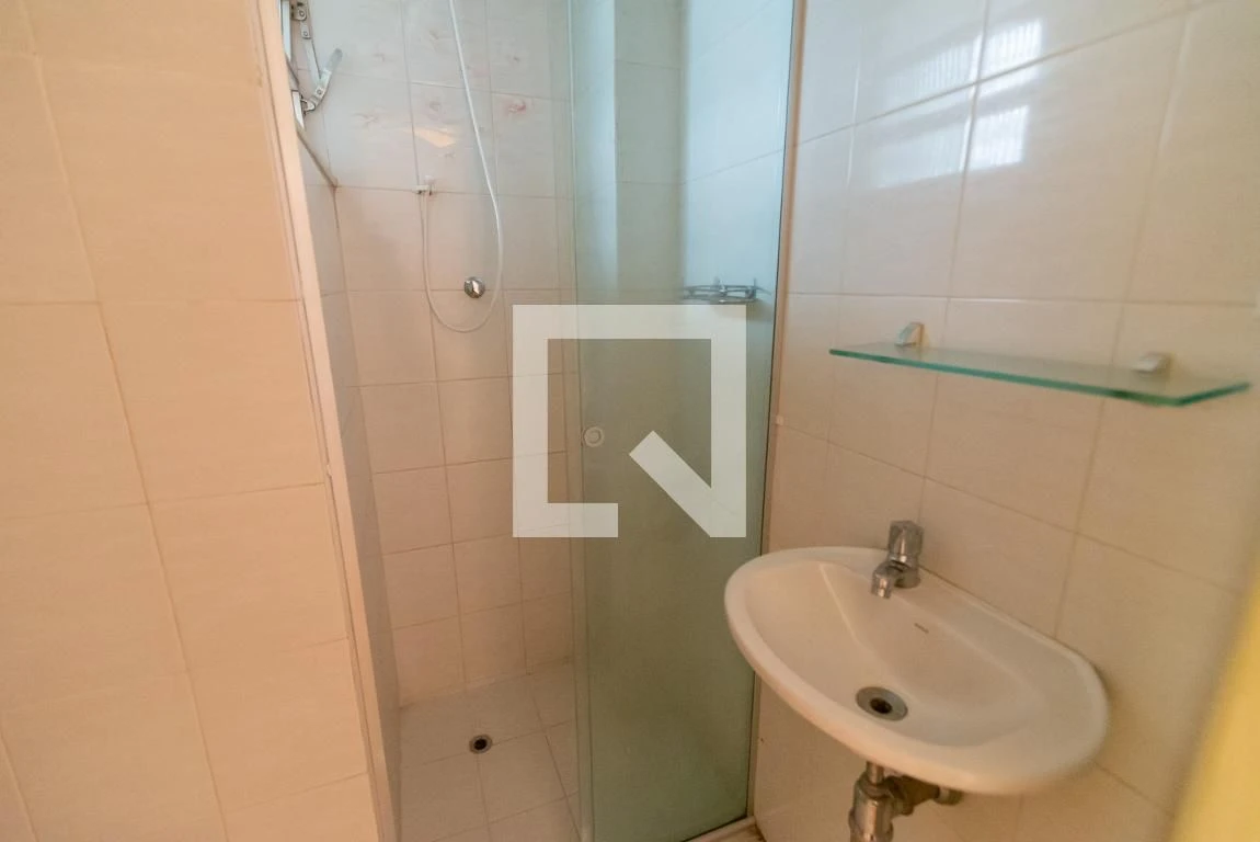 Bathtub in a 3-bedroom apartment, 110 m² — photo 45