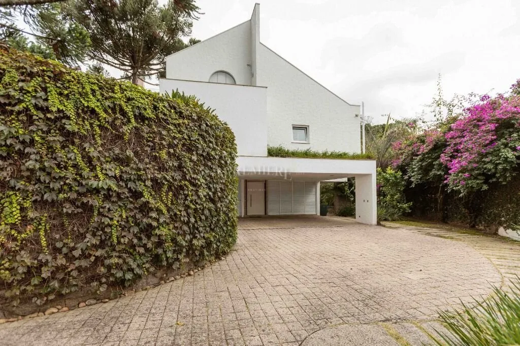 879 m² house with 6 bedrooms and 7 bathrooms gas kitchen — photo 22
