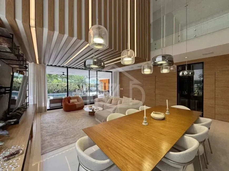 Джакузі та 4 спальні: будинок 800 м² — photo 24