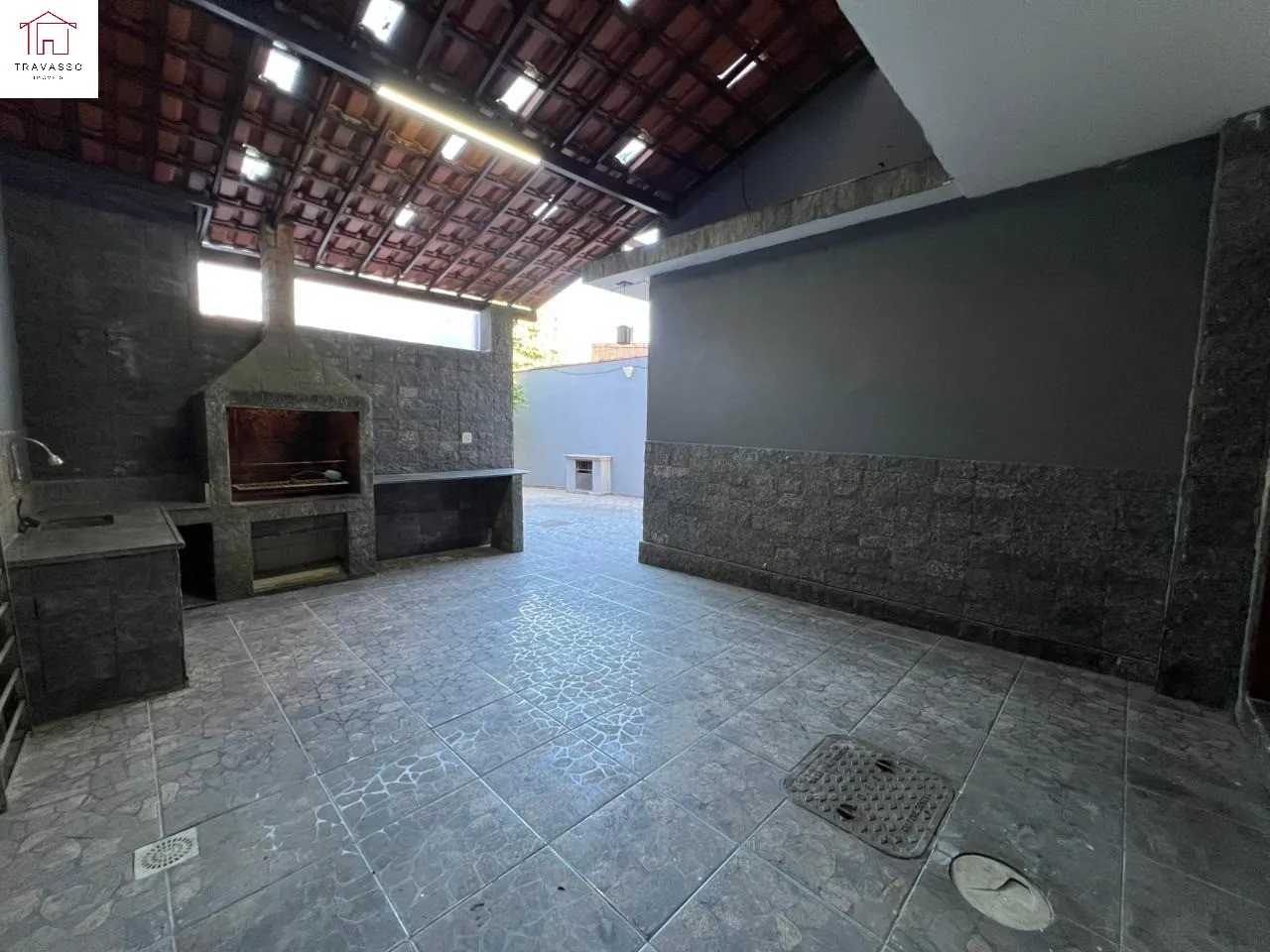 5-bedroom house with a grill on the balcony — photo 4