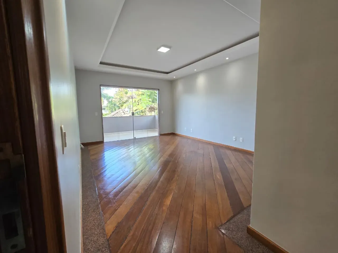 Будинок на 450 м² з 4 спальнями та кухнею з газом — photo 28