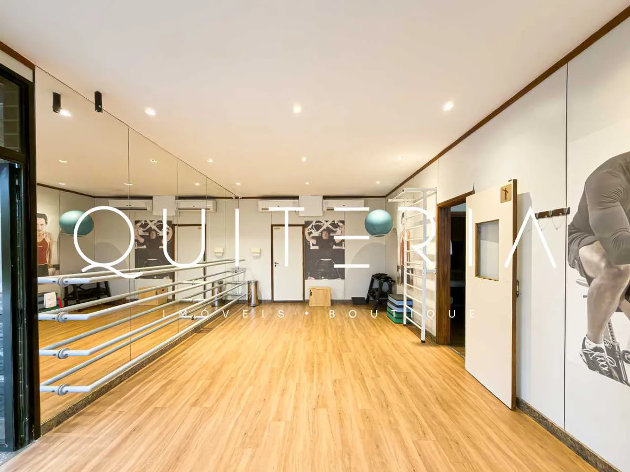 Furnished apartment with an open-plan kitchen — photo 18