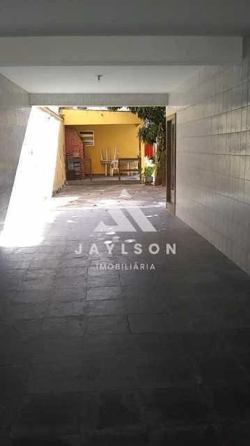 648 m² unfurnished apartment with 3 parking spaces — photo 4
