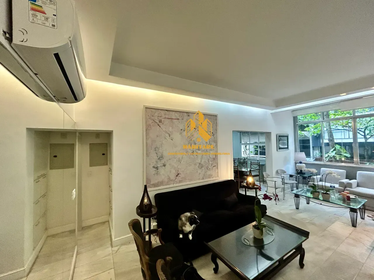 Furnished 3-bedroom apartment with an open-plan kitchen