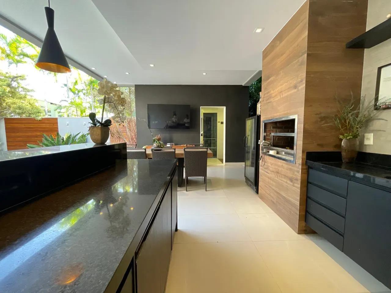 760 m² house with a private pool and a jacuzzi — photo 16