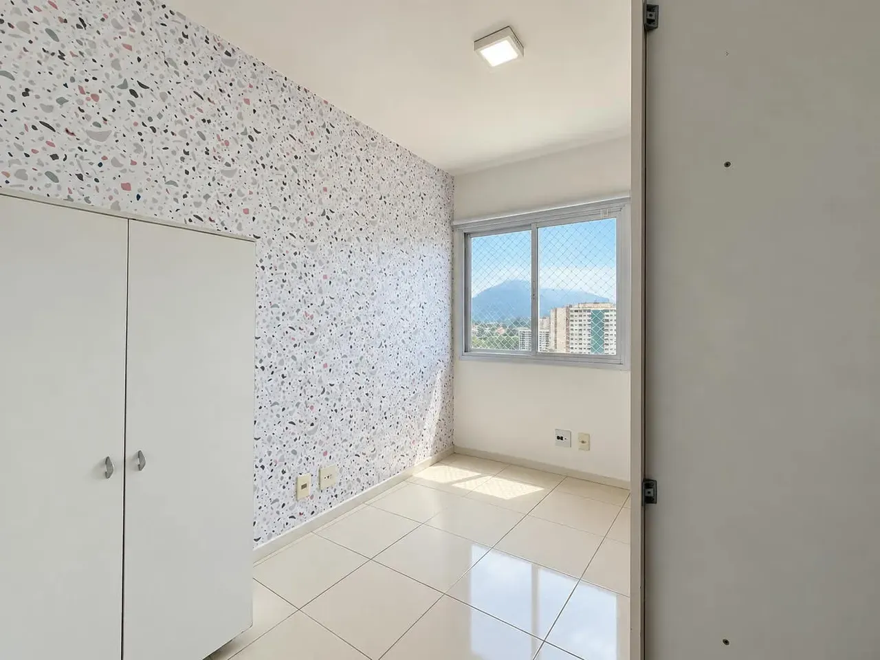 2-bedroom apartment with a mountain view — photo 19