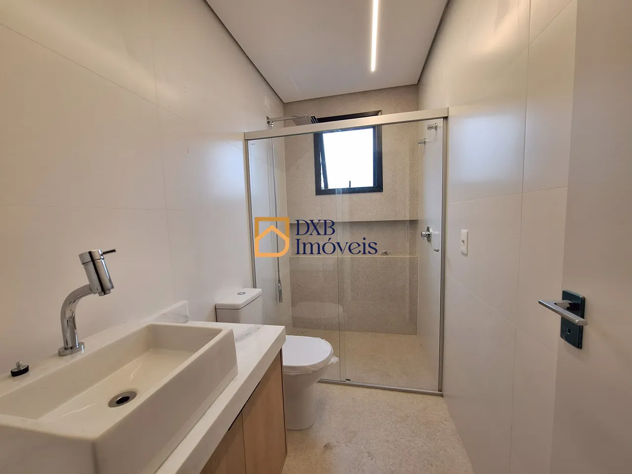 Condo house with 3 bedrooms and a guest half-bath — photo 15