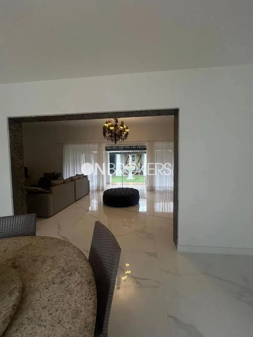 House, 800 m², with a grill on the balcony — photo 17