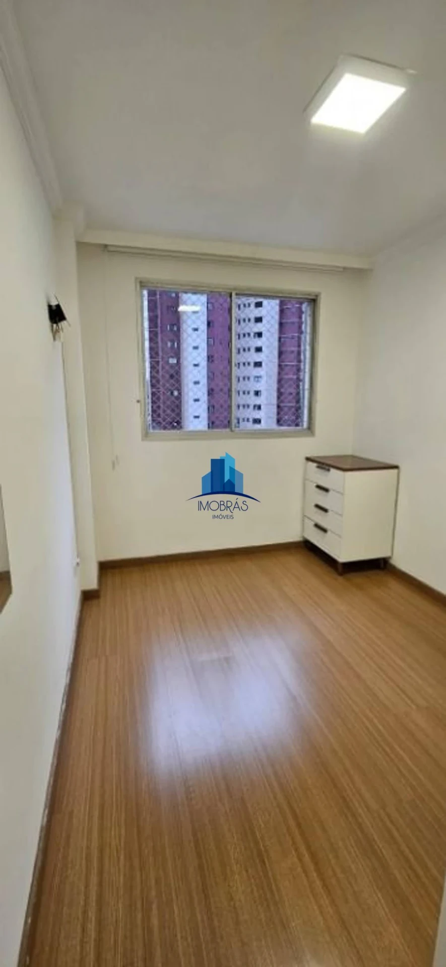 Wood or laminate floors in a one-bedroom apartment, 35 m² — photo 9