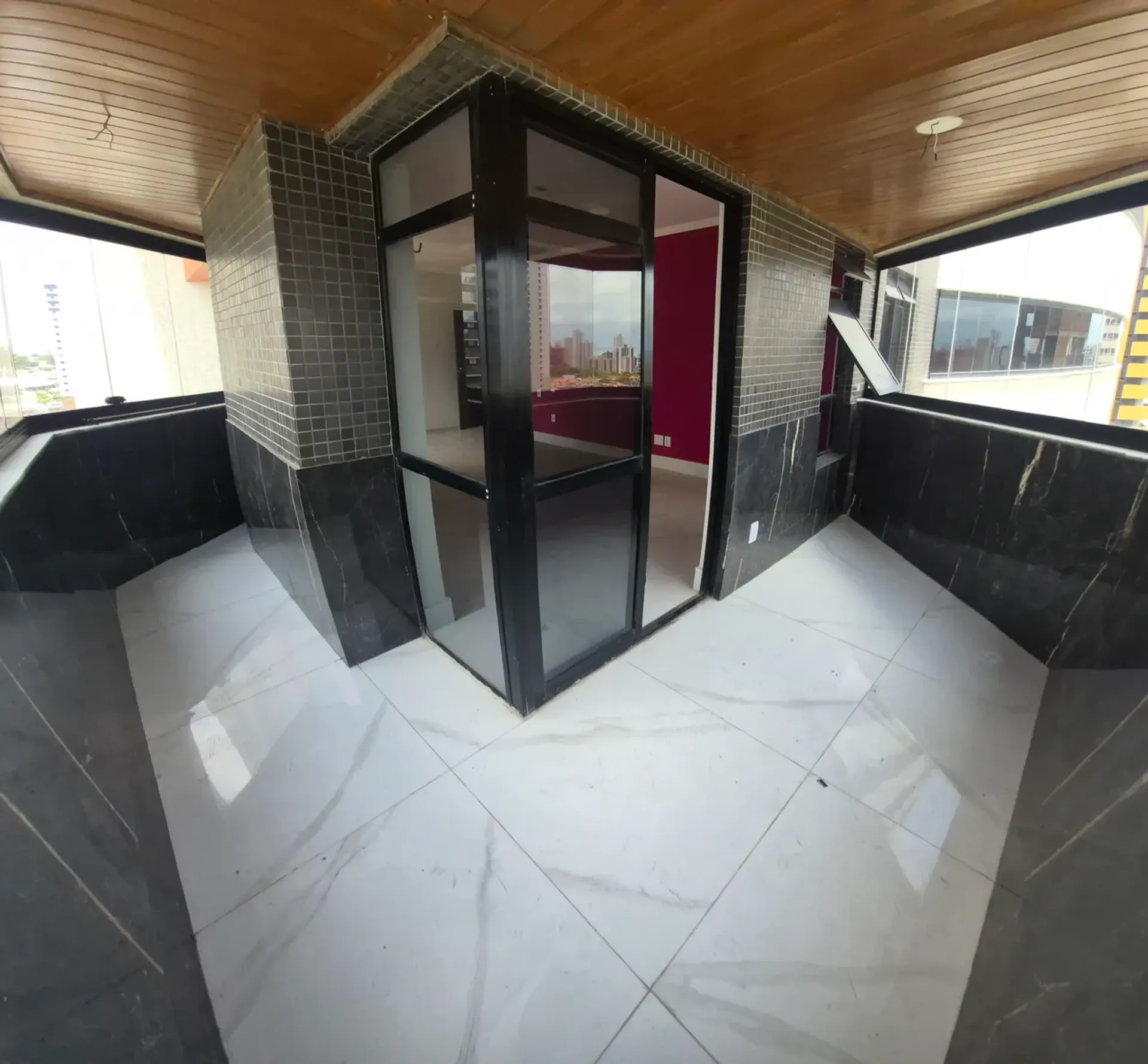 Apartment on the 11th floor with a glass-enclosed balcony — photo 4