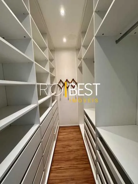 Apartamento de 99 m² com closet e janelas do piso ao teto — photo 11