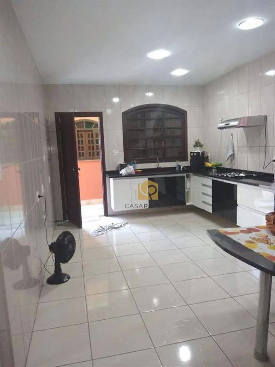 Casa mobiliada com varanda, 3 dormitórios e 290 m² — photo 2