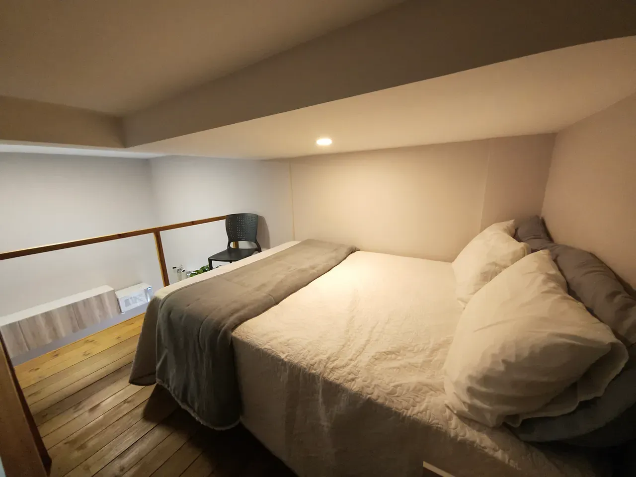 Home office in a one-bedroom apartment, 27 m² — photo 9