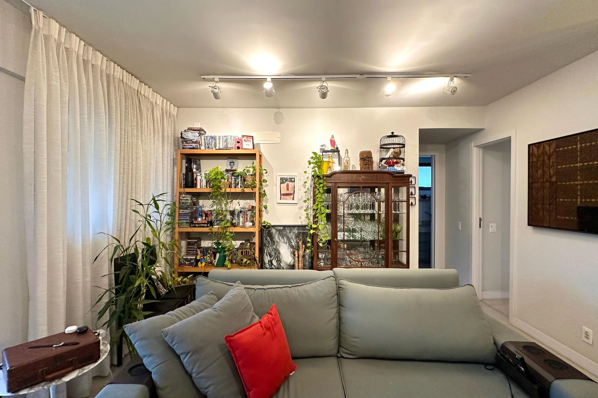 2-bedroom apartment with floor-to-ceiling windows — photo 26