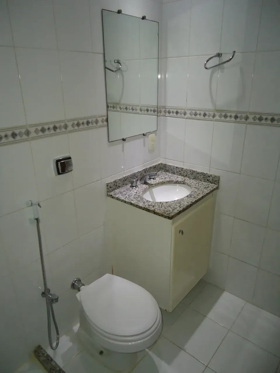 Wood or laminate floors in a 3-bedroom apartment, 107 m² — photo 10