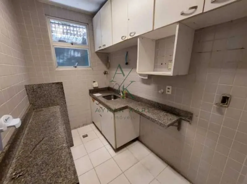 1-bedroom apartment with 5 bathrooms and a separate kitchen — photo 2