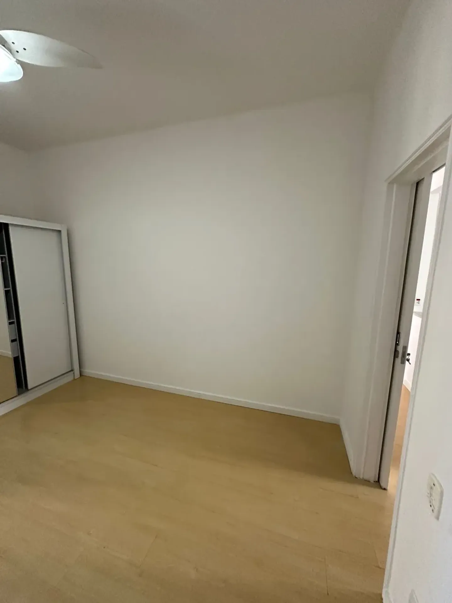 Apartment with a closed kitchen and gas stove; 2 bedrooms — photo 22