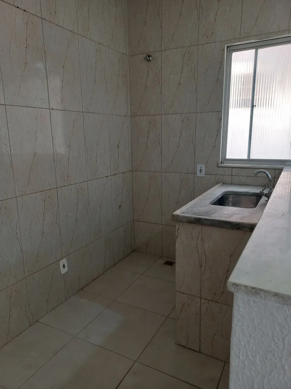 Дом с кухней открытой планировки и двориком — photo 8