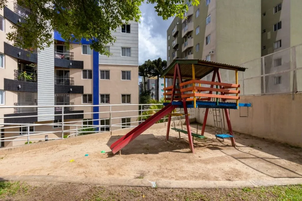 Balcony with a grill in a 2-bedroom apartment, 59 m² — photo 41