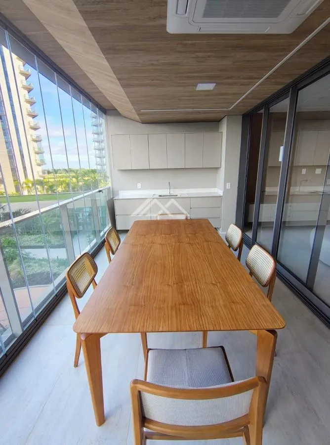 4-bedroom unfurnished apartment with glassed balcony — photo 2