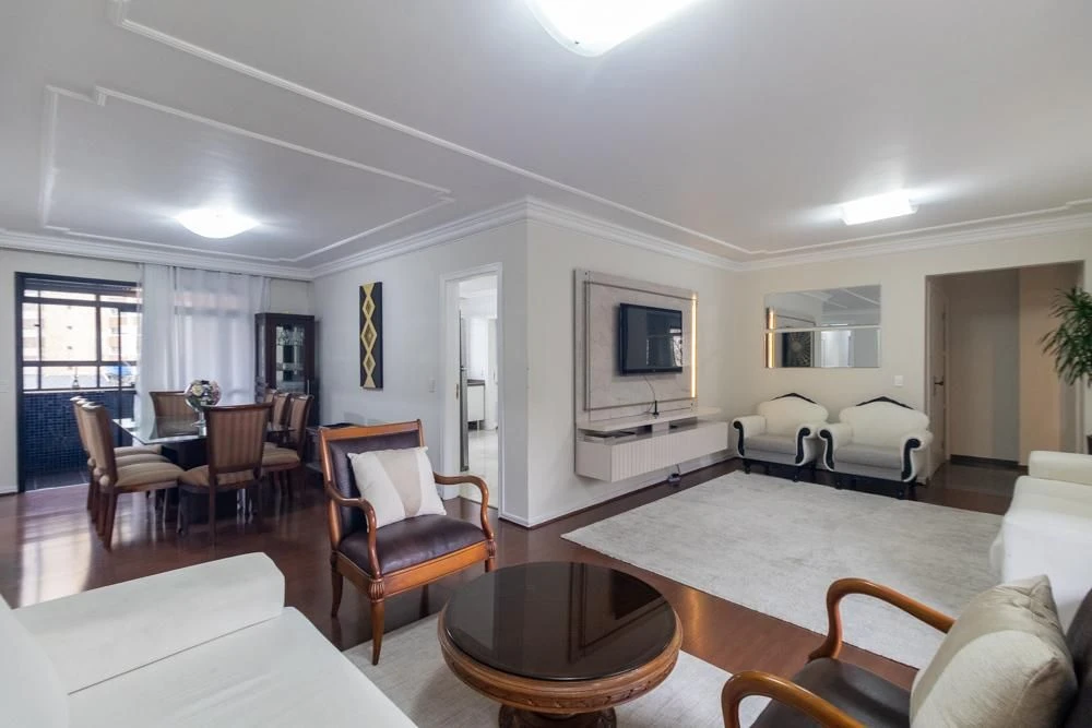 3-bedroom apartment with a washing machine