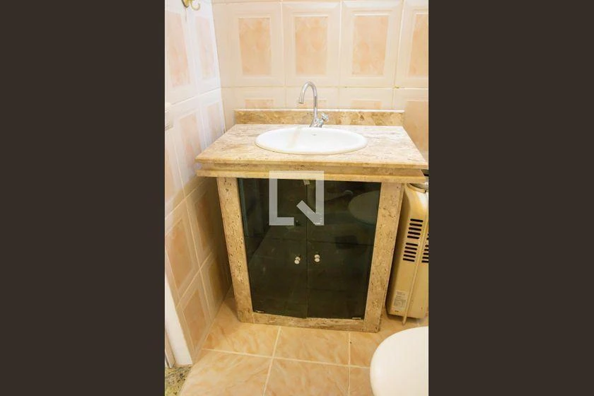 Apartamento de alquiler con 2 dormitorios y 75 m² — photo 48