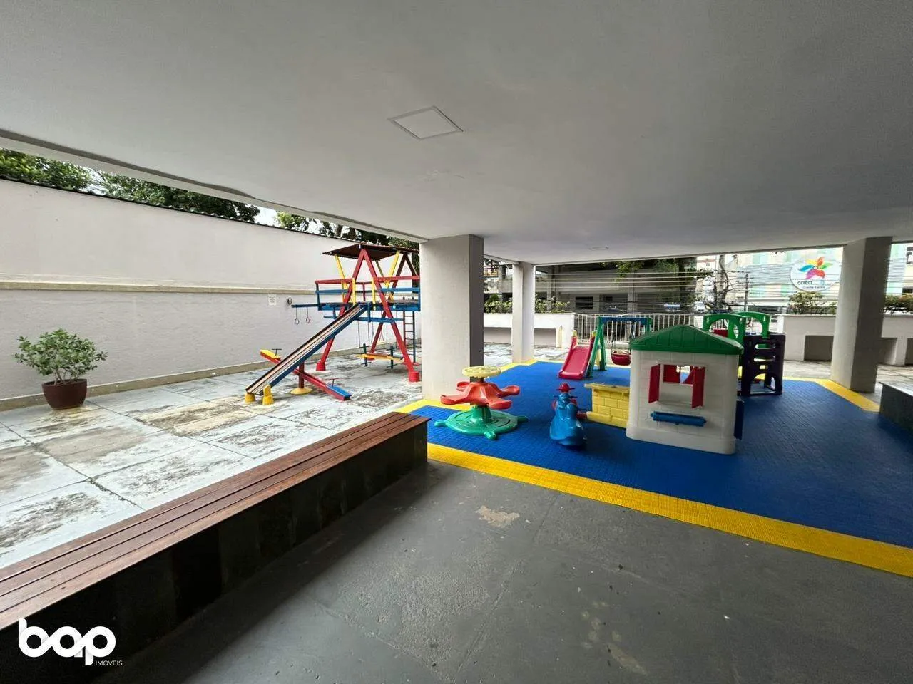Apartment with a fitted kitchen and a balcony — photo 23
