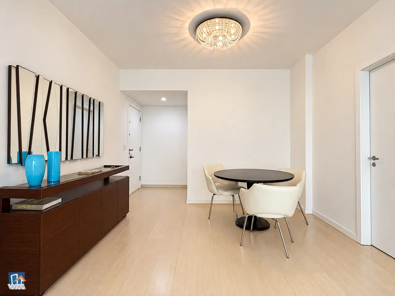 125 m² apartment with a washing machine and a home office — photo 29