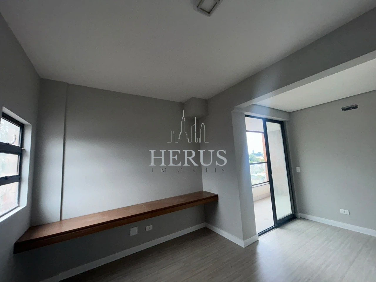 Apartamento de 2 quartos com janelas do piso ao teto — photo 7