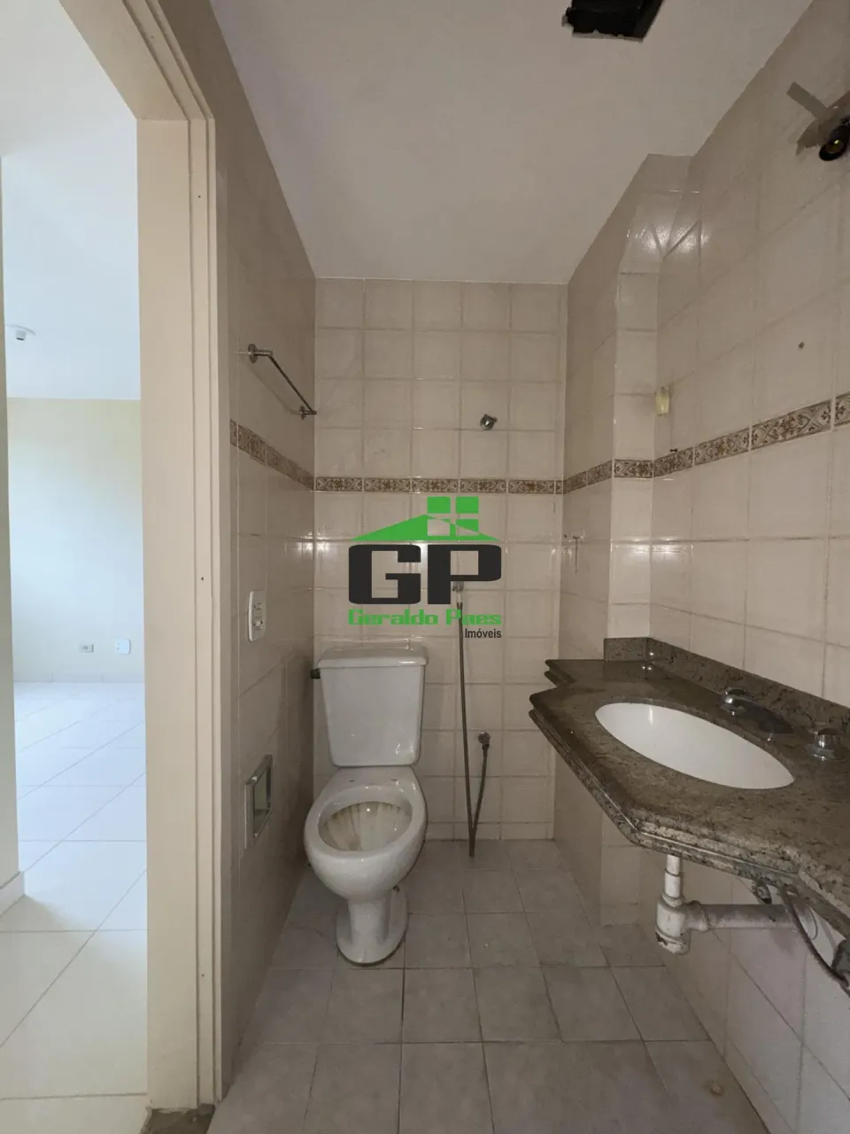 Apartment with 2 bedrooms, balcony and 1 parking spot — photo 6
