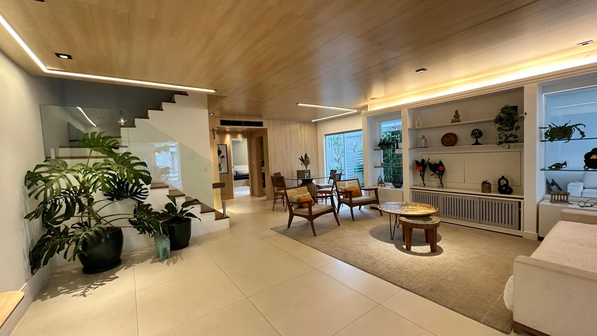 Furnished house, 360 m², with a walk-in closet