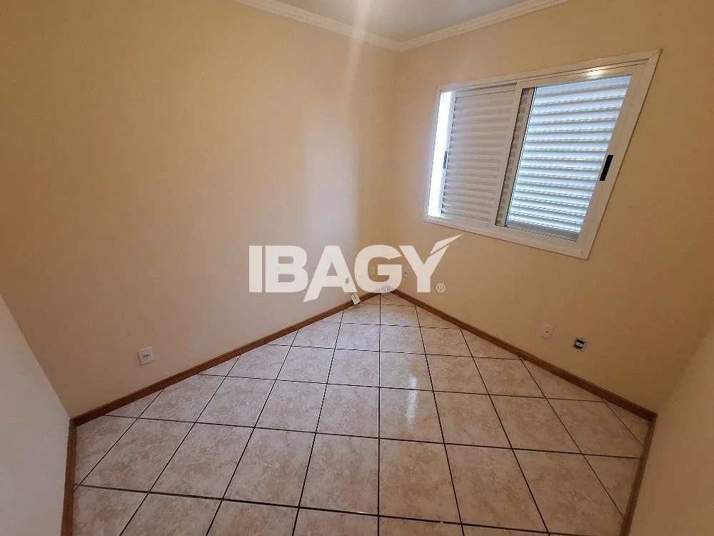 3-bedroom apartment in a building with a pool — photo 22