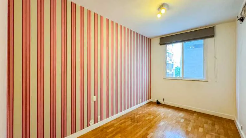 Floor-to-ceiling windows in a 4-bedroom apartment, 266 m² — photo 25