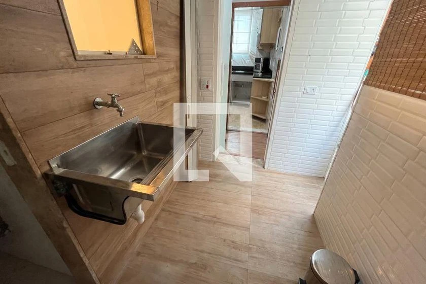 Деревянный пол или ламинат и 3 спальни: квартира 90 м² — photo 18