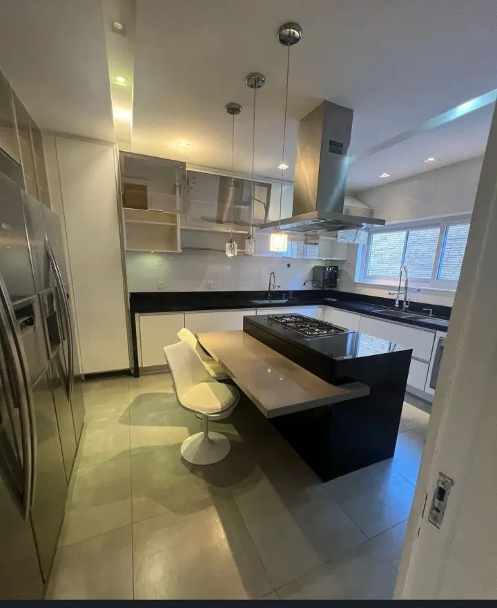 Casa mobiliada com 6 quartos e 6 banheiros e cozinha aberta — photo 5