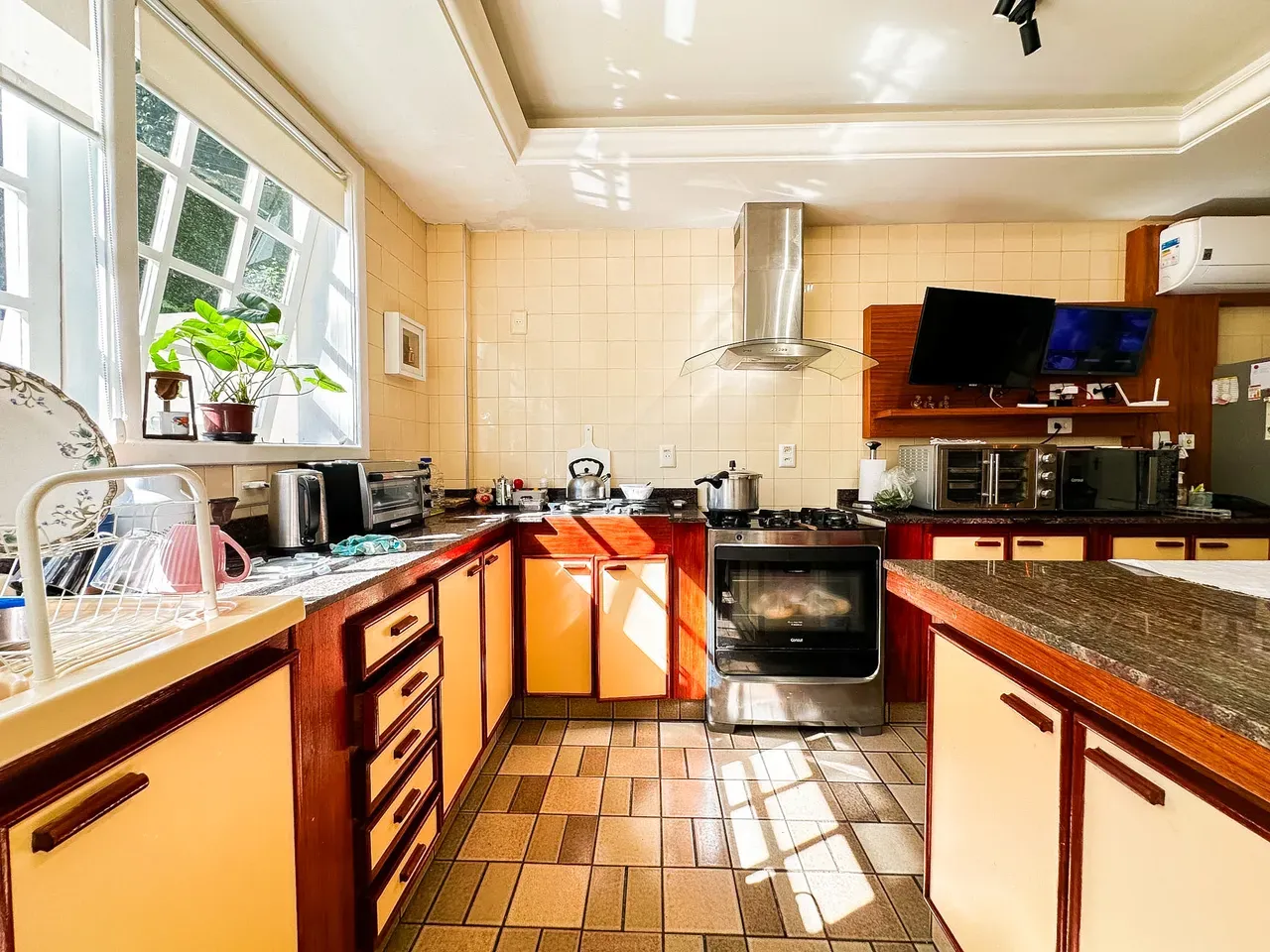 Furnished house with 4 bedrooms and 2993 m², 3 en-suites — photo 61