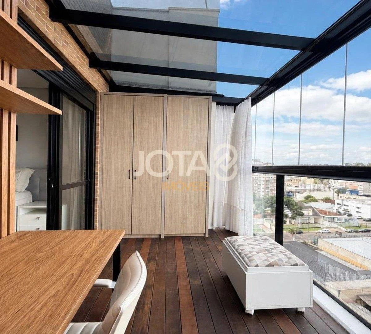 Floor-to-ceiling windows in a 3-bedroom apartment, 150 m² — photo 35