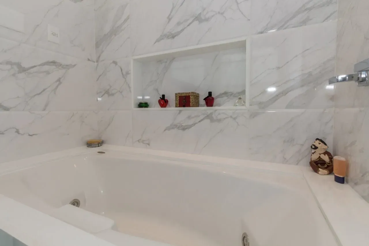 Furnished house with 5 bedrooms and 5 bathrooms — photo 17